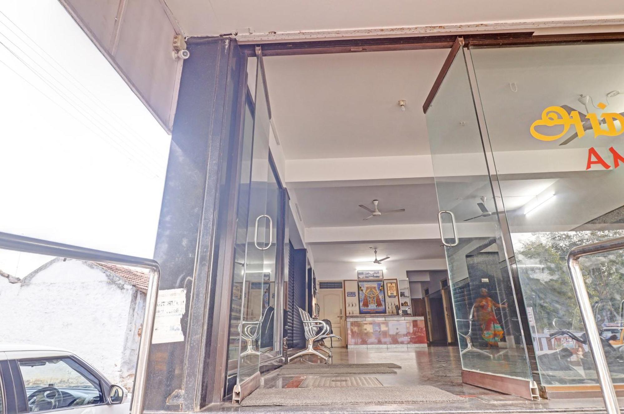 Oyo Flagship Amman Lodge Chennimalai Exterior foto