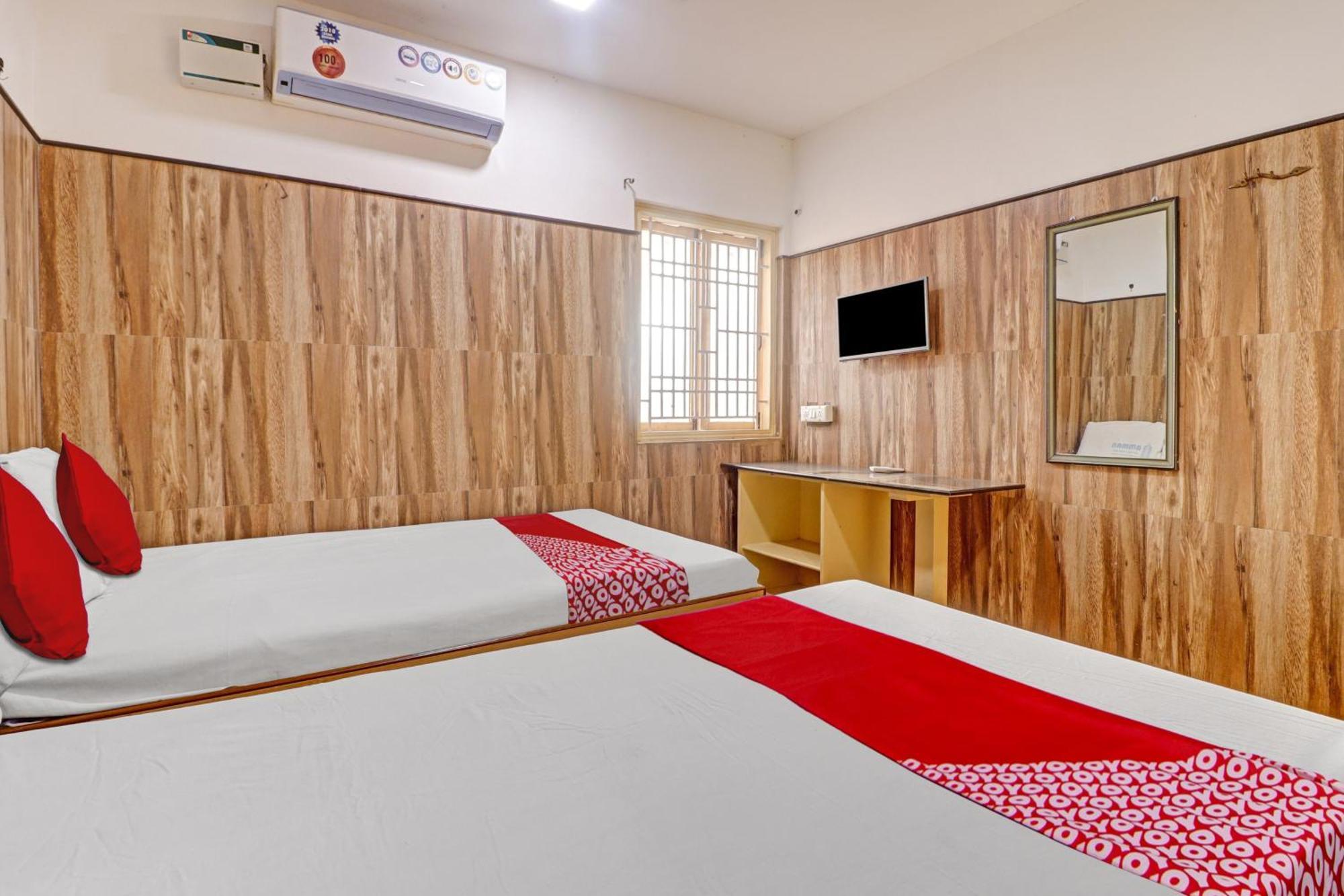 Oyo Flagship Amman Lodge Chennimalai Exterior foto